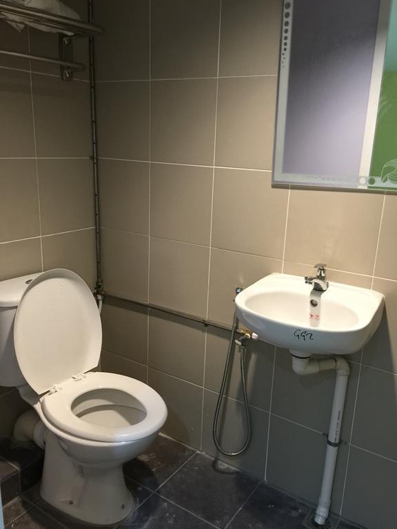 Miri Budget Inn Szoba fotó