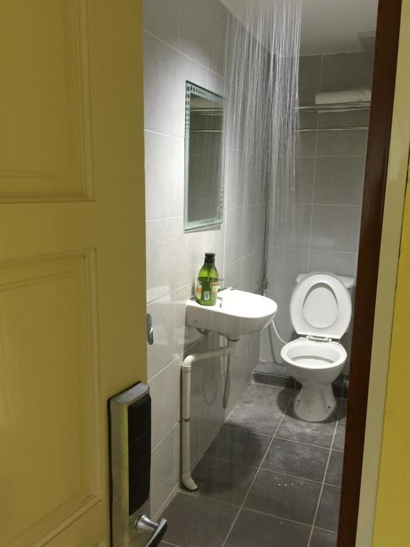 Miri Budget Inn Szoba fotó
